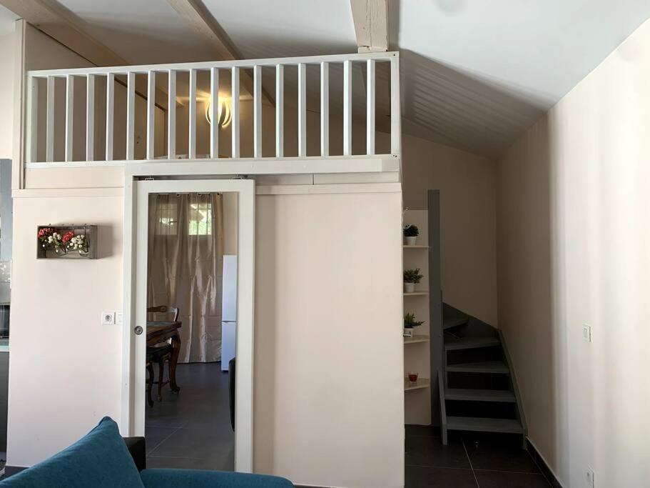 Studio Calme Et Agreable Avec Acces Jardin Partage Le Bar-sur-Loup ภายนอก รูปภาพ