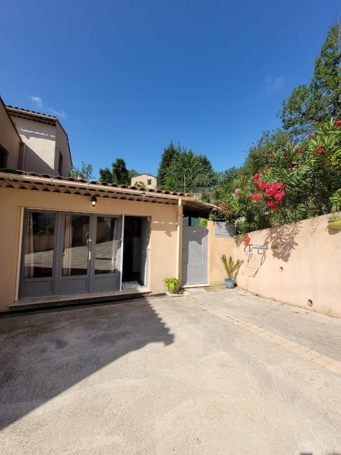 Studio Calme Et Agreable Avec Acces Jardin Partage Le Bar-sur-Loup ภายนอก รูปภาพ