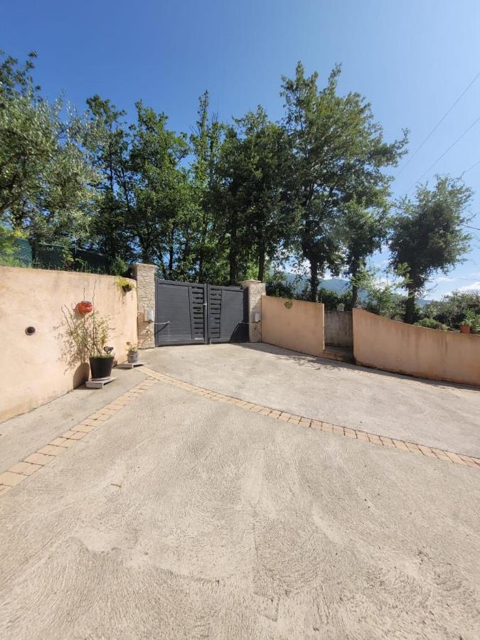 Studio Calme Et Agreable Avec Acces Jardin Partage Le Bar-sur-Loup ภายนอก รูปภาพ