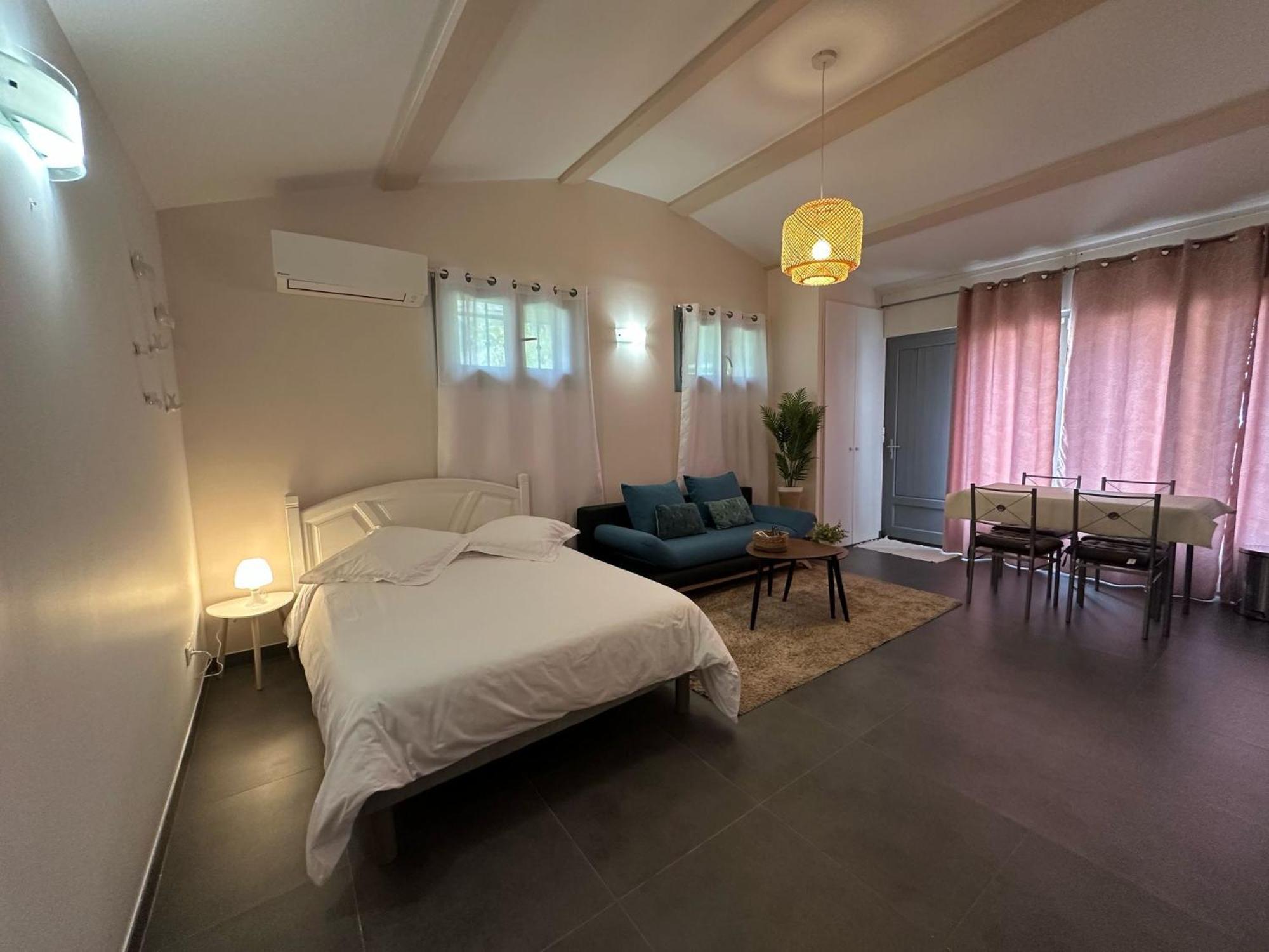 Studio Calme Et Agreable Avec Acces Jardin Partage Le Bar-sur-Loup ภายนอก รูปภาพ