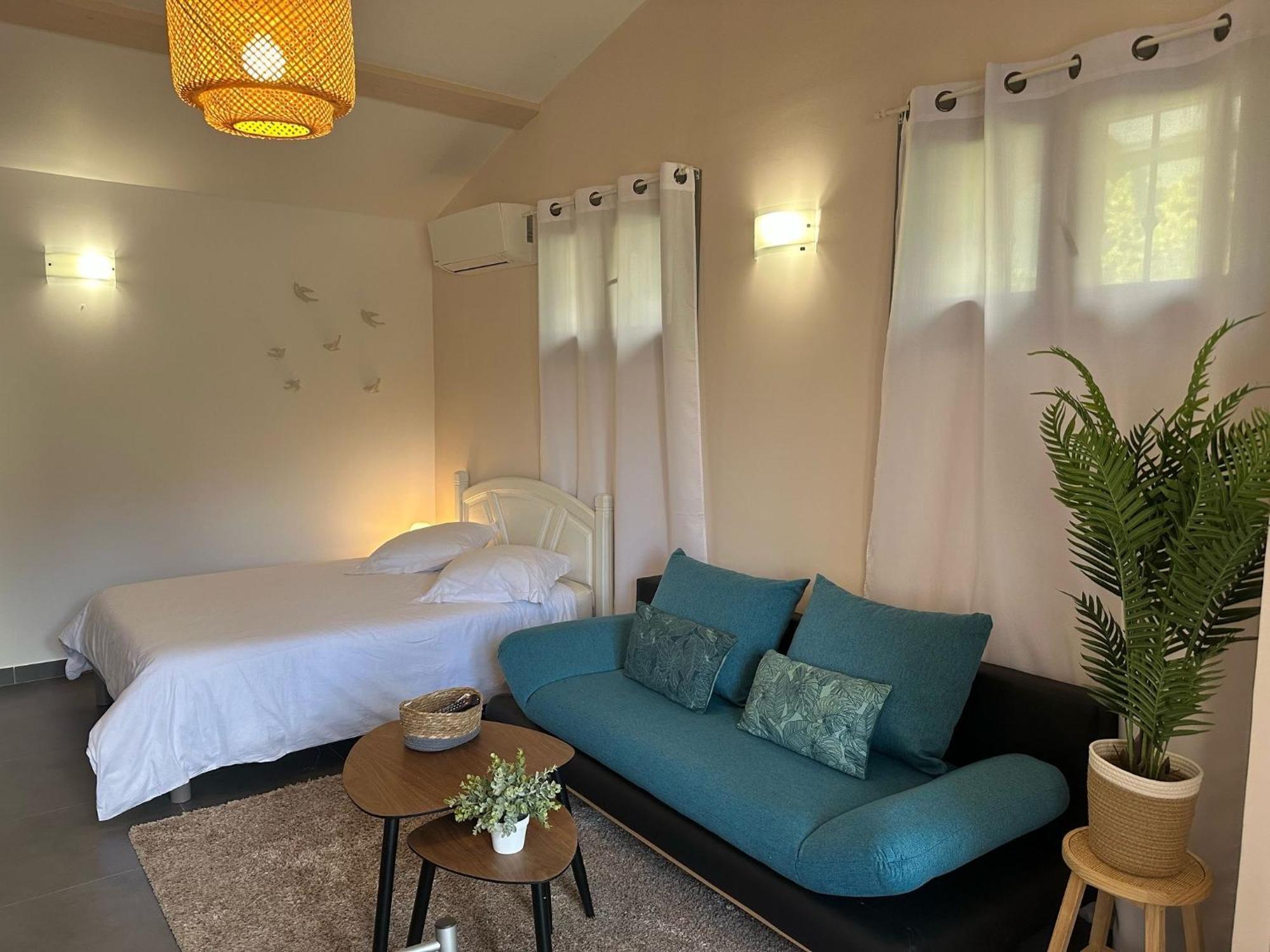 Studio Calme Et Agreable Avec Acces Jardin Partage Le Bar-sur-Loup ภายนอก รูปภาพ
